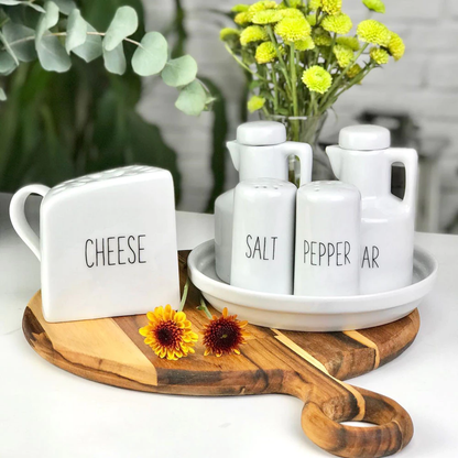 Galheteiro de Porcelana com Porta Queijo Ralado